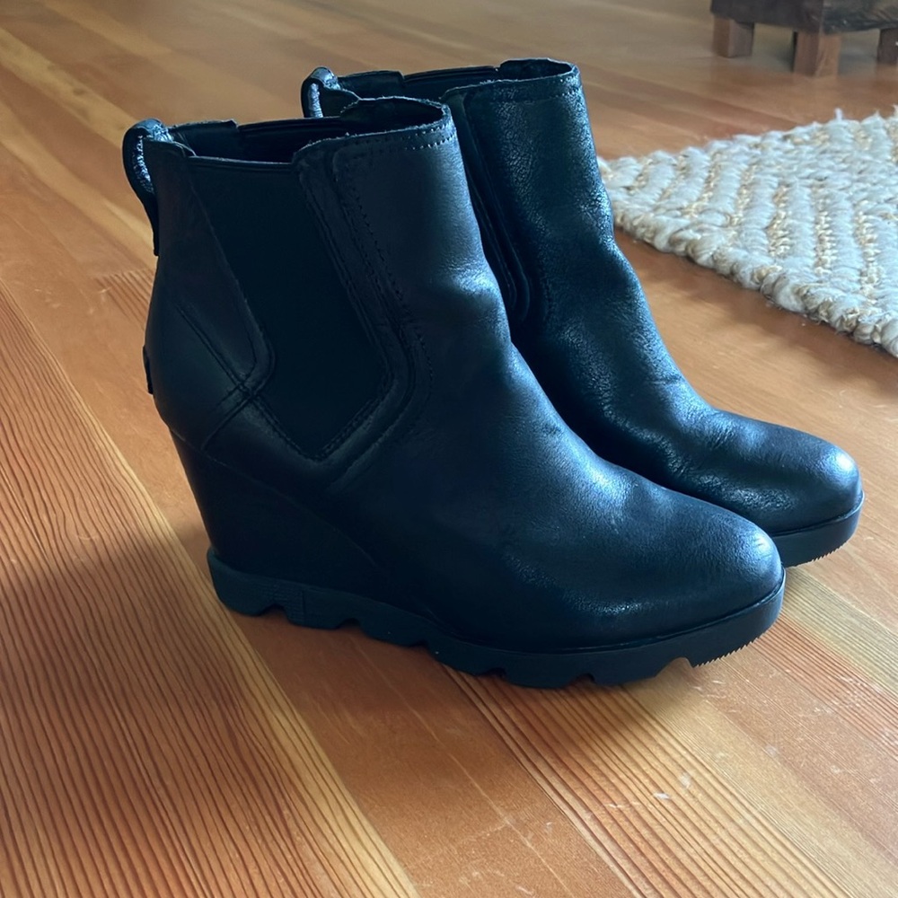 Sorel Joan of Arctic Wedge Boot Size 9